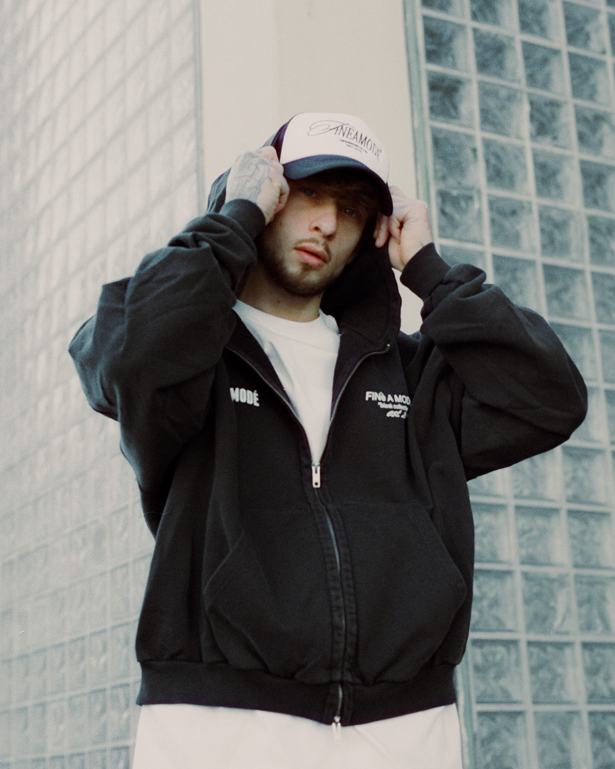 BLANK HOODIE