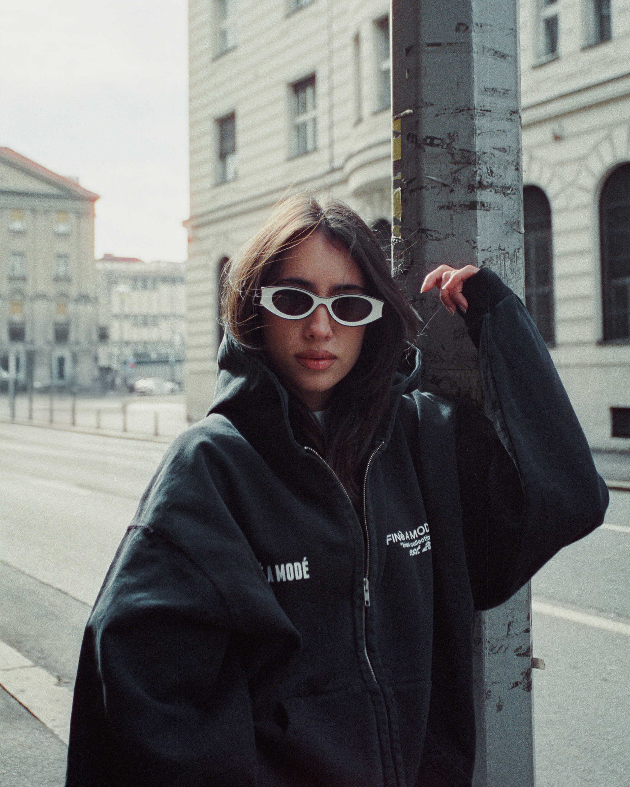 BLANK HOODIE